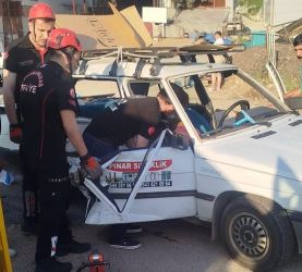 Kahramanmaraş’ta İki Otomobil Çarpıştı: 3 Yaralı