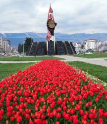 Şehir Çiçek Açtı; Kavşaklarda Görsel Şölen
