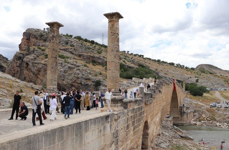 Kahramanmaraş Öğretmen Akademileri Kapsamında Adıyaman Kültür Gezisi Düzenlendi