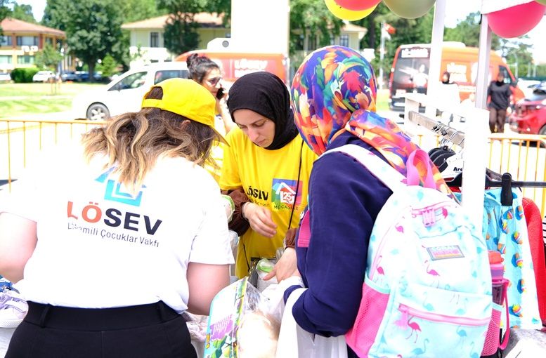 LÖSEV İyilikler Tırı Marmara Bölgesi’nde Lösemi ve Kanser Hastası Çocukların Aileleriyle Buluştu