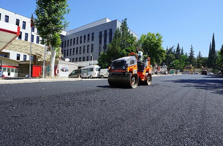 Büyükşehir, Eski Sanayi Sitesinin Yollarını Bir Bir Asfaltlıyor