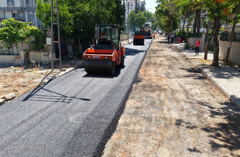 Büyükşehir Pazarcık’ta Sıcak Asfalt Seferberliğine İstasyon Caddesi ile Başladı