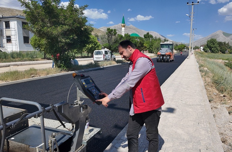 Büyükşehir’den Elbistan İğde’de Ulaşım Atağı; Yürüyüş Yolu Tamam, Asfalt Başladı