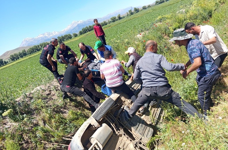 Kahramanmaraş'ta Otomobil Sulama Kanalına Uçtu: Elbistan'da 4 Kişi Yaralandı