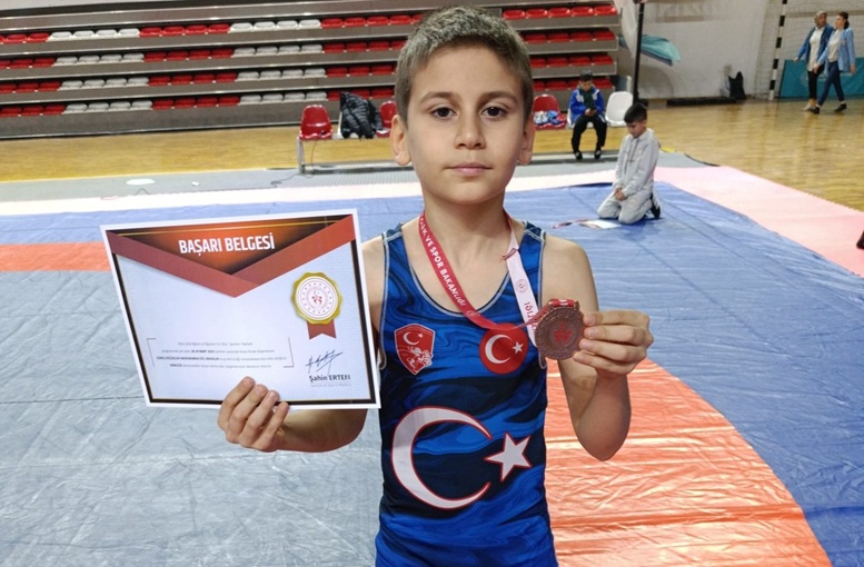 Minik Güreşçi Muhammet Baki Güneş Türkiye 3.’sü Oldu